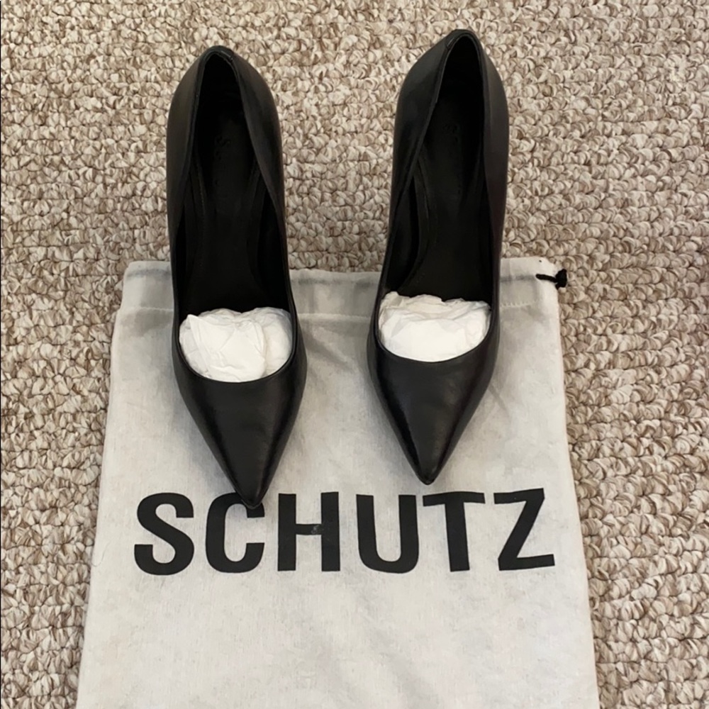 Schutz pumps
